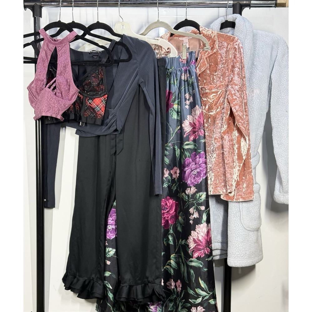 Victorias Secret Bundle/Lot 7 pcs XS/S Sleepwear Lingerie Y2K Satin Floral Robe